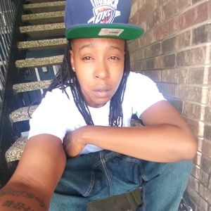 Meet your Posher, Tee